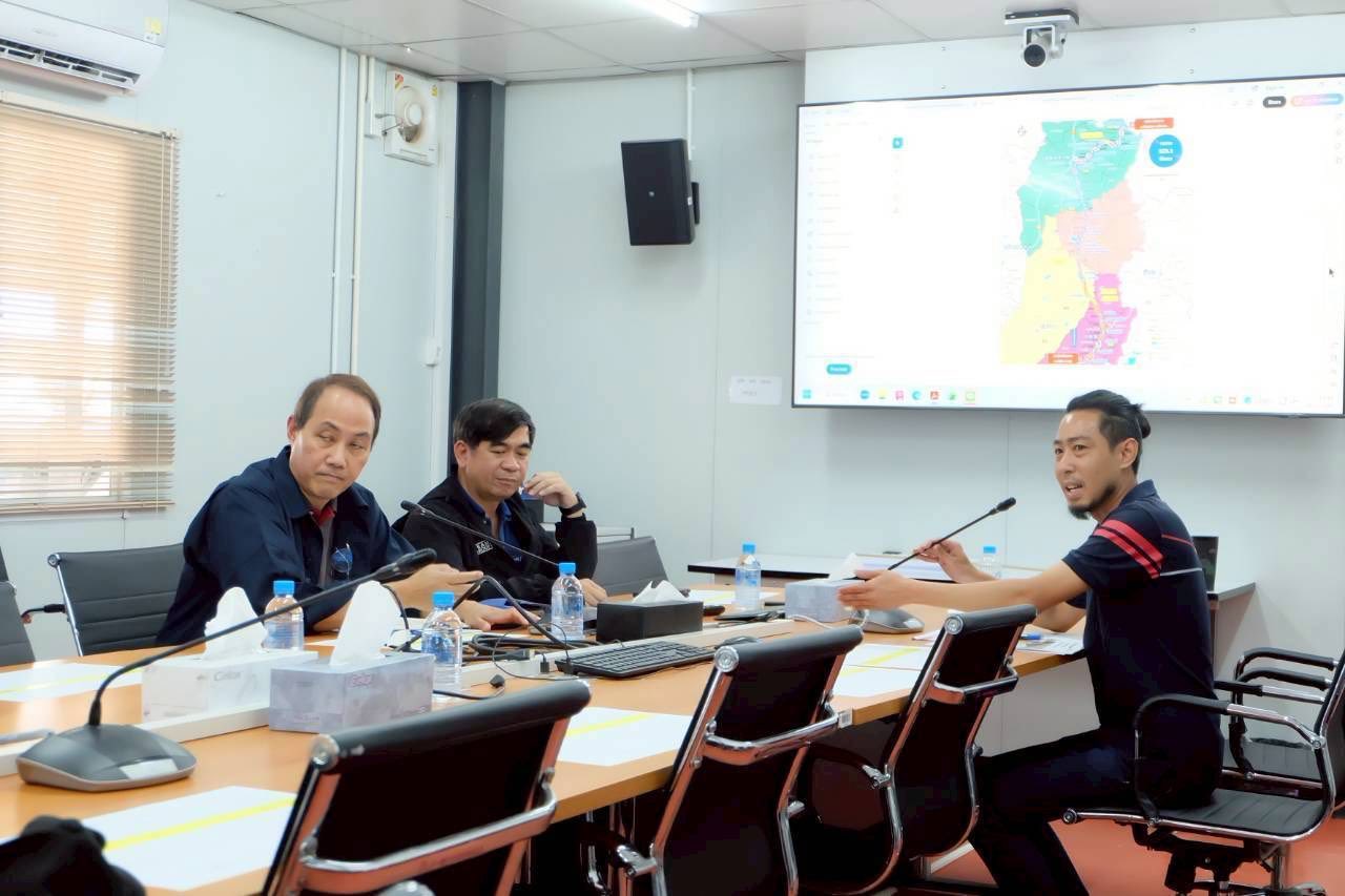 title - เลขาฯ ส.ป.ก. ลงพื้นที่ตรวจเยี่ยมวิสาหกิจชุมชนเกษตรวิถีพุทธ พร้อมตรวจติดตามความคืบหน้าการขอใช้ประโยชน์ในเขตปฏิรูปที่ดิน เพื่อดำเนินโครงการก่อสร้างทางรถไฟ